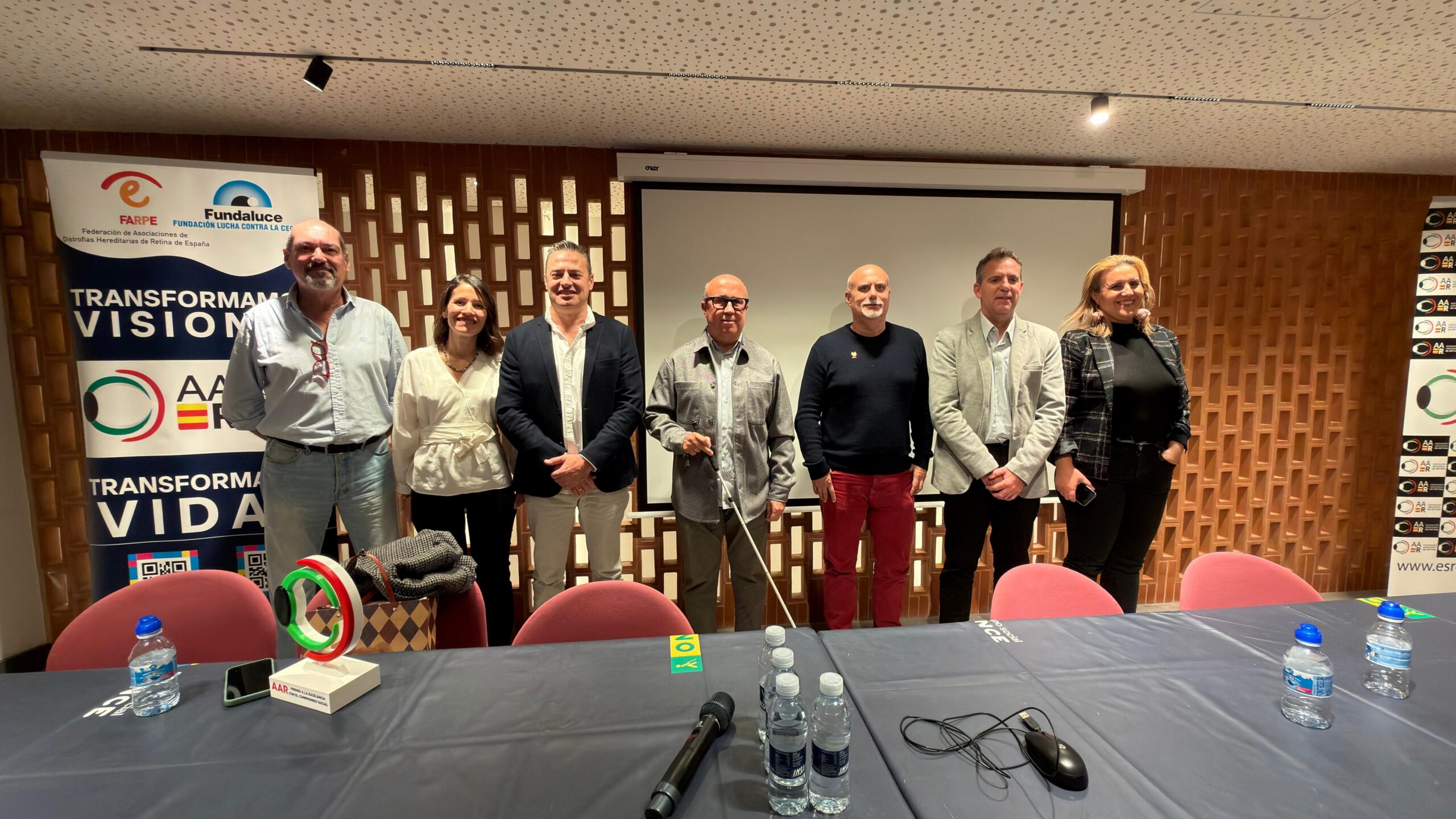 DE IZQUIERDA A DERECHA: DR. JOSÉ MARÍA MILLÁN,DRA. SILVIA MENDEZ, VICEPRESIDENTE DE LA AAR,ALFREDO LAZARO, PRESENTADOR DEL ACTO Y VOCAL DE LA AAR, JUAN CARLOS LÁZARO, PRESIDENTE DE FARPE Y FUNDALUCE, DAVID SÁNCHEZ, PRESIDENTE DE LA AAR, FEDERICO TORRALBA Y DTORA. DORIA PEÑALVER